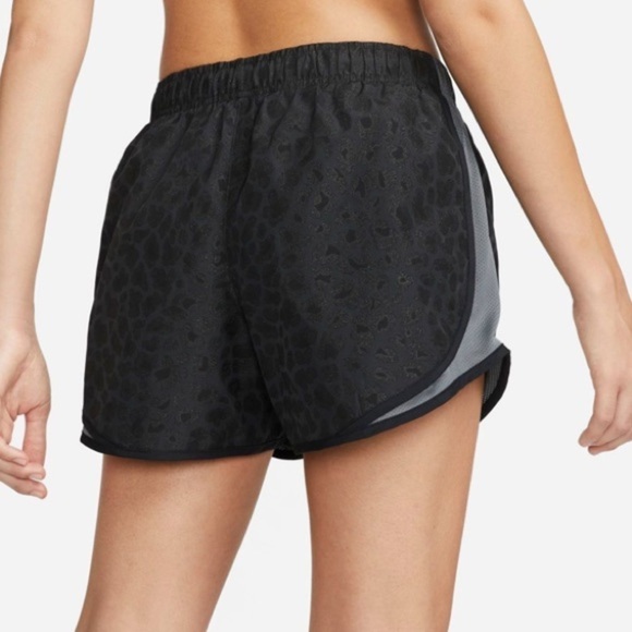 Nike Women's Dri-FIT Tempo Leopard SHIMMER Print Running Shorts XS black - Picture 9 of 13